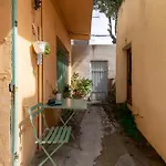 Patio Prive Au Coeur De Clim Arenes A Pied Feriehus