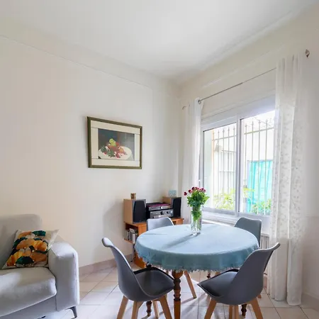 Patio Prive Au Coeur De Clim Arenes A Pied Holiday home