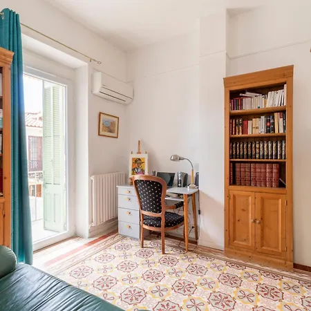 펜션 Doux T2 Avec Terrasse & Clim Pres Arenes Maisoncarreeconciergerie