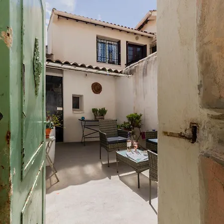 Petite Maison De Avec Cour Privee & Clim Pres Arenes Maisoncarreeconciergerie *