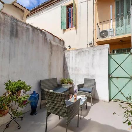 Patio Prive Au Coeur De Clim Arenes A Pied Holiday home