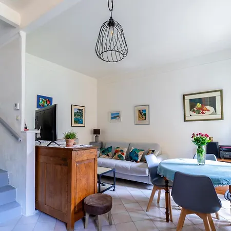 Petite Maison De Avec Cour Privee & Clim Pres Arenes Maisoncarreeconciergerie Hébergement de vacances Nîmes