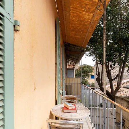 Holiday home Patio Prive Au Coeur De Clim Arenes A Pied