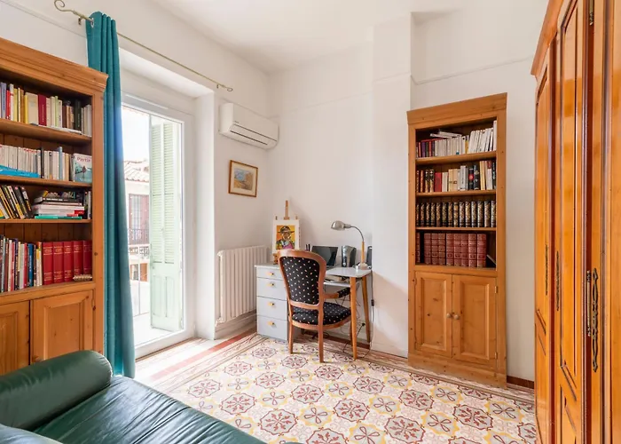 Prázdninový dům Patio Prive Au Coeur De Nimes Clim Arenes A Pied