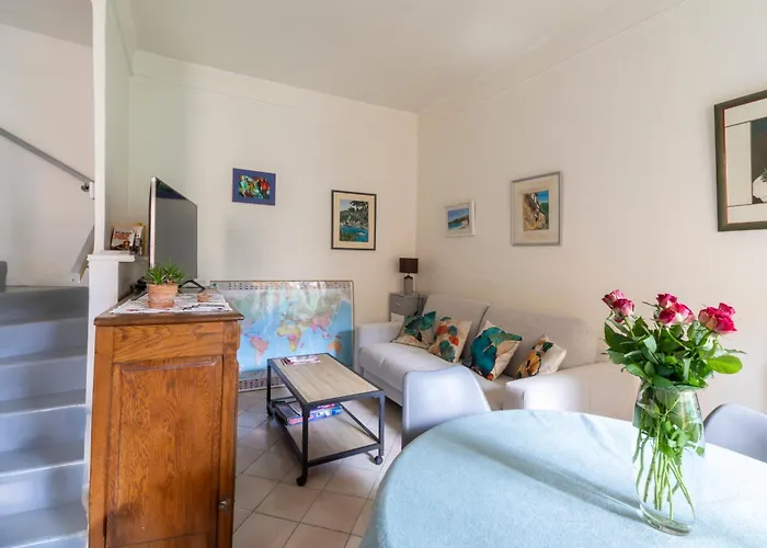 Prázdninový dům Patio Prive Au Coeur De Nimes Clim Arenes A Pied